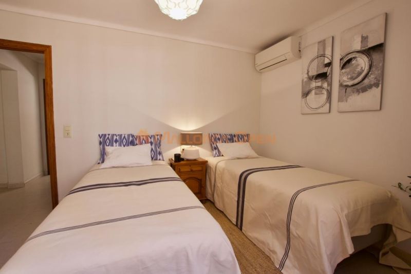 Ground-floor apartment for rent in Cala Mandia