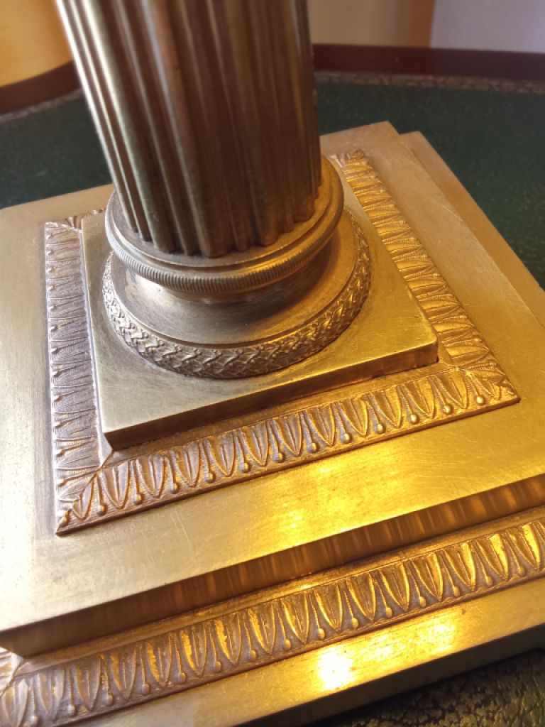 Zwei schwere Feuervergoldete "EMPIRE GIRANDOLEN" um 1820 aus Spanien, aus Adelsbesitz.