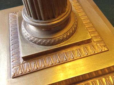 Zwei schwere Feuervergoldete "EMPIRE GIRANDOLEN" um 1820 aus Spanien, aus Adelsbesitz.