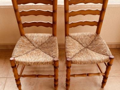 Zwei spanische Stühle für 50,00€