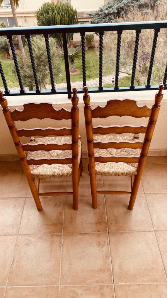 Zwei spanische Stühle für 50,00€