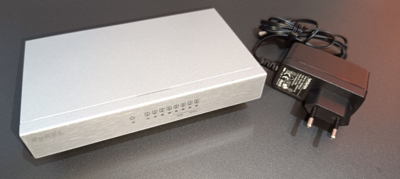 Zyxel GS-108B v2 8-Port Ethernet Switch